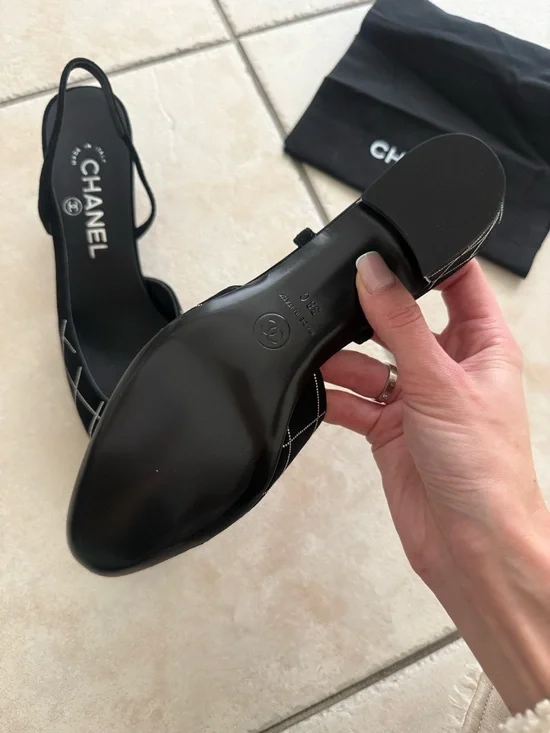 CHANEL Black Quilted Slingback Pumps with Contrast Stitching - Picture 4 of 6